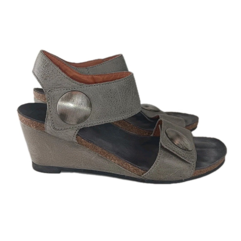 Taos Carousel 2 Sandals Womens sz 7- 7.5/ 38 Leather Ankle Strap Open Toe Wedge